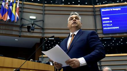 Am 26. April hatte Unganrs Regierungschef Viktor Orban im Europaparlament Stellung genommen zu den Vorwürfen gegen seinen Regierungsstil. Die Abgeordneten hat er damit offenbar nicht überzeugt.