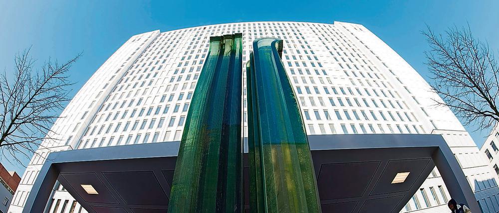 Die Charité ist rechtlich gemeinsam mit dem Max-Delbrück-Centrum in Berlin-Buch die Tochter des Berlin Institute of Health (BIH).