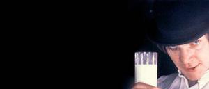 Prost! Einen Viertelliter Milch am Tag empfiehlt die Deutsche Gesellschaft für Ernährung. Nicht nur Veganer melde da Bedenken an.