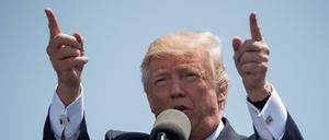 Der Druck auf den US-Präsidenten Donald Trump ist so groß wie nie. 