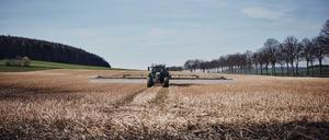 Im Einsatz: Glyphosat ist ein Unkrautvernichtungsmittel und wird nach der Ernte beziehungsweise vor der Aussaat eingesetzt. 