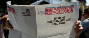 Leere Seiten als Zeichen: Türkische Zeitung "Sözcü"