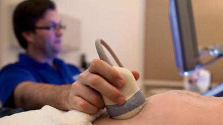 Fremdleistungen wie die Schwangerenbetreuung kosten Milliarden.