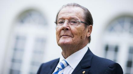 Der britische Schauspieler Sir Roger Moore. 