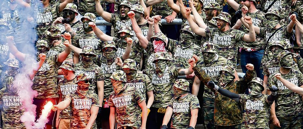 Fans von Dynamo Dresden in Karlsruhe.