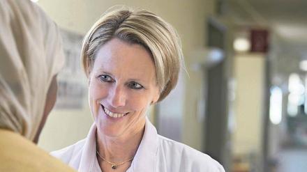 Oberärztin Cornelia Strunz vom „Desert Flower Center“ ist die erste Ansprechpartnerin für Frauen mit Genitalverstümmelung.