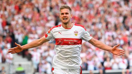 Simon Terodde durfte sich gleich doppelt freuen. Der Stürmer stieg mit dem VfB Stuttgart in die Bundesliga auf und wurde Torschützenkönig der Zweiten Liga. 