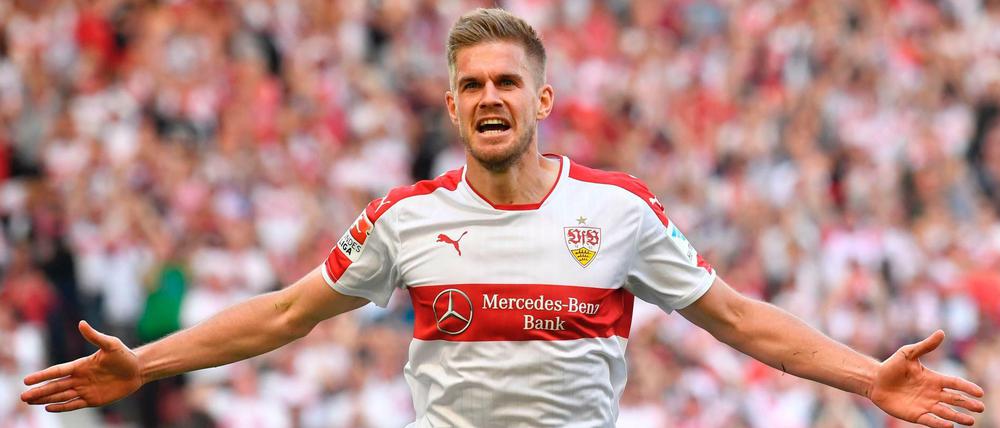 Simon Terodde durfte sich gleich doppelt freuen. Der Stürmer stieg mit dem VfB Stuttgart in die Bundesliga auf und wurde Torschützenkönig der Zweiten Liga. 