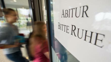 Bitte Ruhe. Die meisten Abitur-Klausuren sind in diesem Jahr schon geschrieben.