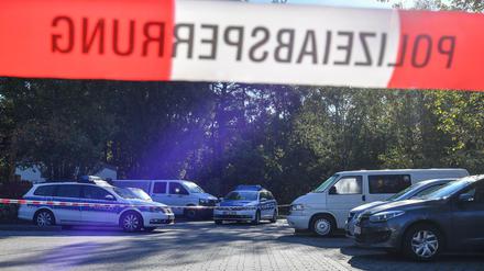 Die Straßenverkehrsordnung gilt auch auf Parkplätzen. Hier muss vor allem Schritttempo eingehalten werden.