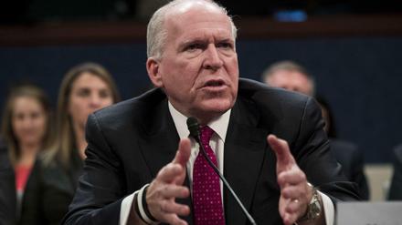 Der ehemalige CIA-Direktor John Brennan belastete mit seiner Aussage das Wahlkampfteam des US-Präsidenten Donald Trump.