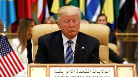 Gefährdet viele Menschen: US-Präsident Donald Trump bei einem Besuch in Saudi-Arabien.
