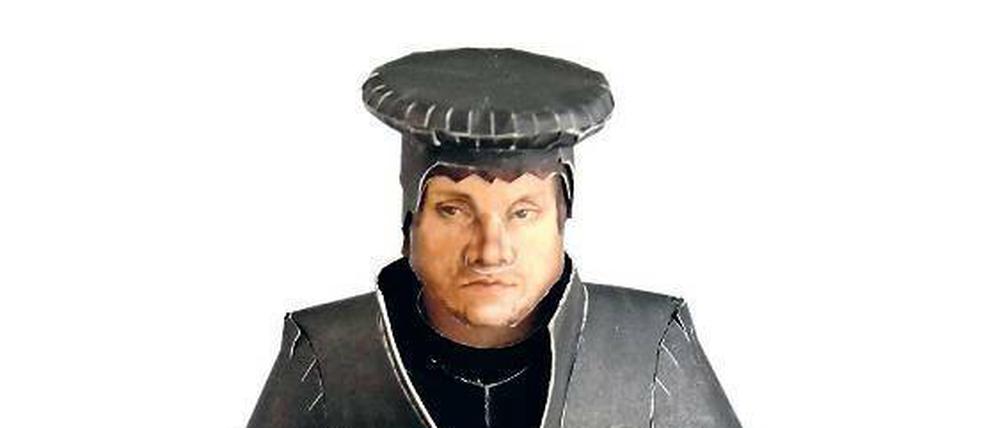 Pappkamerad. Luther gibt es auch als Bastelsatz.