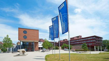Nebenstelle. In Nürnberg sind bislang nur Wirtschafts- und Erziehungswissenschaften der Uni Erlangen-Nürnberg angesiedelt.