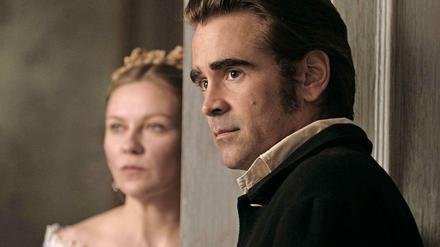 Verhuschte Blicke. Sofia Coppolas Bürgerkriegs-Drama "The Beguiled" ist einer von drei Wettbewerbsbeiträgen einer Regisseurin. Colin Farrell spielt einen Union-Corporal, der verletzt und von einer Gruppe Frauen gepflegt wird. Die Lehrerin Edwina (Kirsten Dunst) buhlt um die Gunst des Charmeurs.