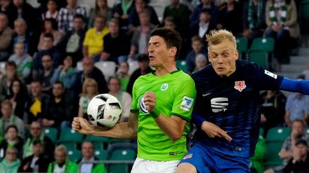 Falsches Spiel: Mario Gomez' Handspiel war die strittigste und gleichzeitig entscheidende Szene des Spiels.