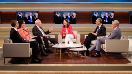 Einig über Trump: Die Gäste bei Talkgastgeberin Anne Will (Mitte)