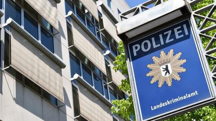 Innensenator Geisel (SPD) hat Strafanzeige gegen das Landeskriminalamt (LKA) wegen möglicher Strafvereitlung im Amt und Urkundenfälschung gestellt. 