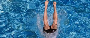 Bei sommerlichen Temperaturen um dreißig Grad ist das Abtauchen eine Wohltat.