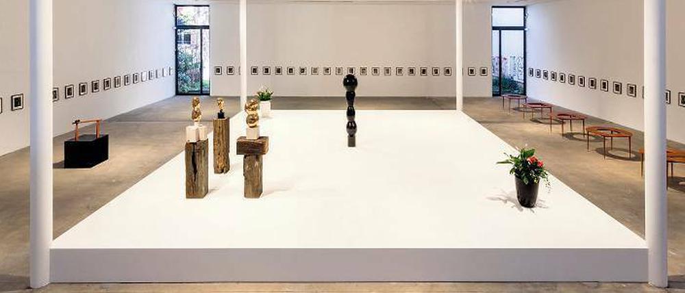 Brancusi trifft Speer. Die Halle der Kunst-Werke im Retro-Look.