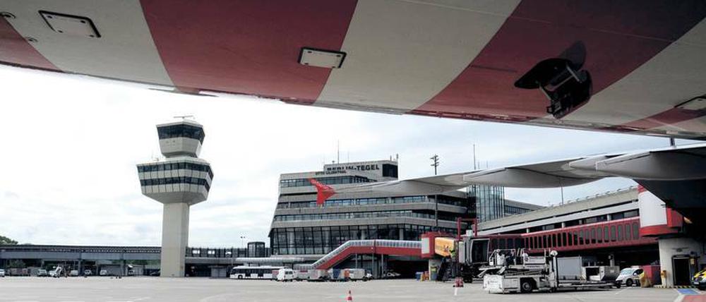 Viele sprechen sich dafür aus, dass Tegel geöffnet bleibt. Brandenburg, der Bund und die BER-Gesellschafter wollen ihn stilllegen.