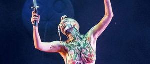 Chinesische Provokation. Szene aus der Eröffnungsshow „Ishvara“. 