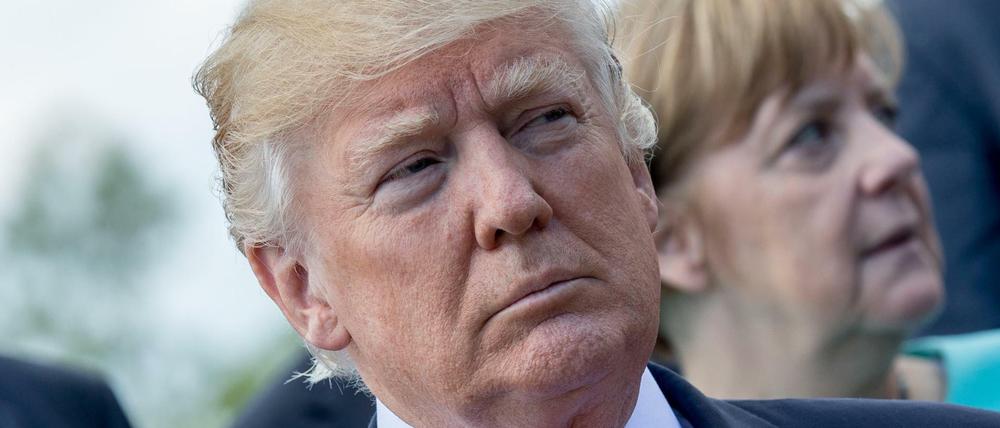 Konflikt zwischen Bierzelt und Twitter: US-Präsident Donald Trump und Bundeskanzlerin Angela Merkel (CDU)