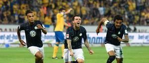 Die Erlösung: Vierinha und seine Mitspieler feiern das wichtige 1:0.