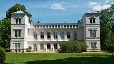 Für den Newsletter aus Reinickendorf geht unser Autor auch im Park von Schloss Tegel spazieren. 