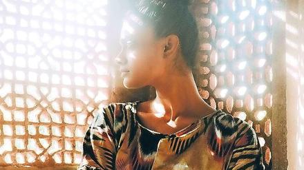 Partytauglich. Das indische Topmodel Archana Akil Kumar in Zazi Vintage