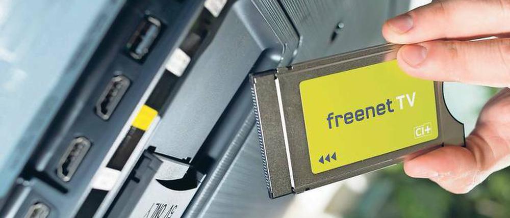 DVB-T2-Fernseher benötigen zum Empfang der verschlüsselten Privatsender ein spezielles Modul. Aufnahmen sind damit aktuell nicht möglich.