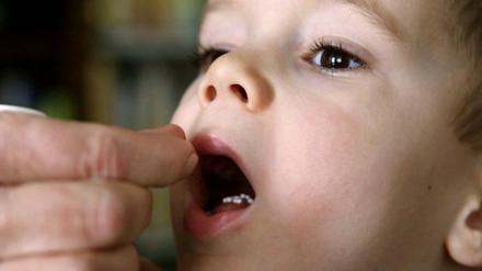 Wirkungslose Globuli. In Italien ist ein Siebenjähriger an den Folgen einer Hirnentzündung gestorben. Ein Homöopath hatte eine verschleppte Mittelohrentzündung nicht mit Antibiotika behandelt.