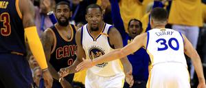 38 Punkte, acht Rebounds und acht Assists gelangen Kevin Durant im ersten Finalspiel. 