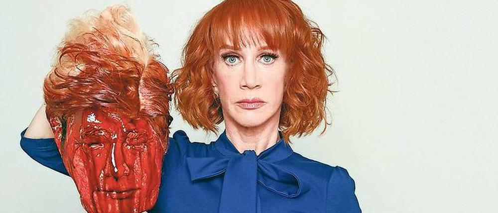 Kopflos. Kathy Griffin wollte mit dieser Trump-Trophäe was zeigen - aber was?