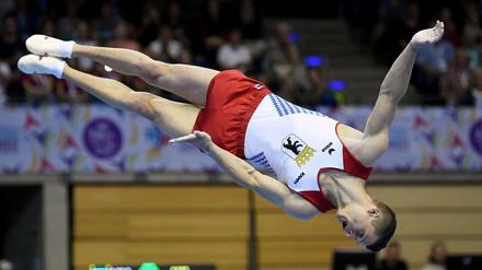 Lukas Dauser bei seiner Bodenübung in Berlin.