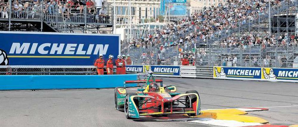 Wie die Formel 1 – nur ruhiger. Zum Rennen in Monaco kamen im Mai 20.000 Zuschauer. Am spannendsten war für viele der Wechsel der Autos, bei dem Fans die Fahrer hautnah sehen können. 