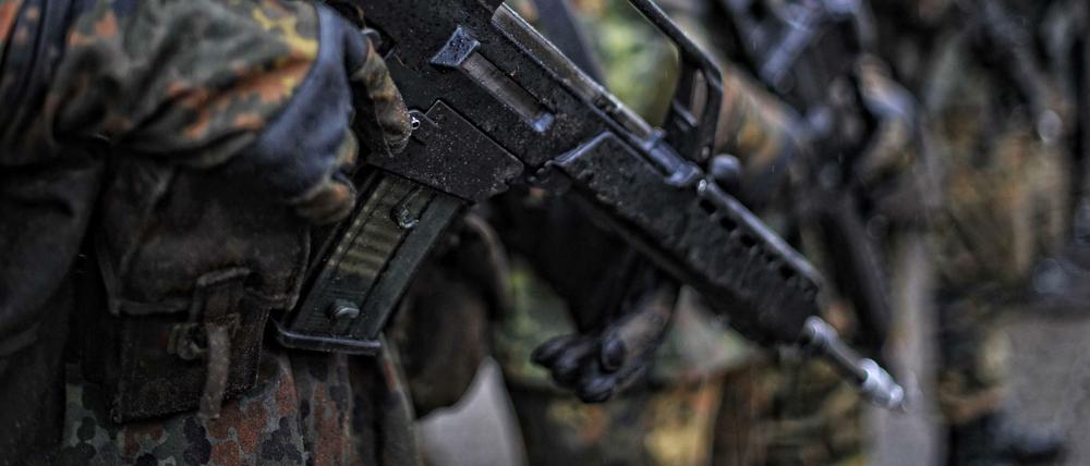 Meistens sind bei Militärberichten Geheimhaltungsfragen zu klären - diesmal geht es ums Urheberrecht. Der EuGH muss darüber entscheiden.