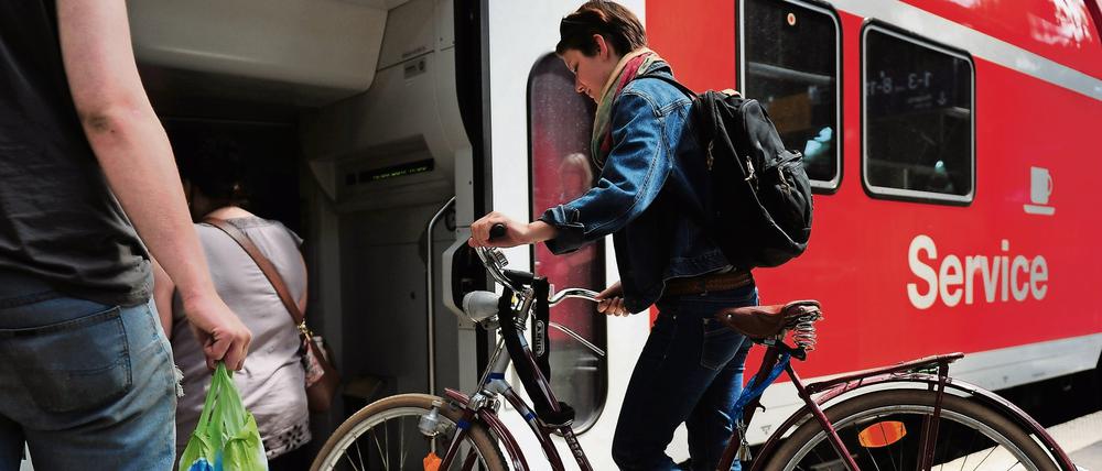 Platz für Fahrräder? Gerade in der Sommersaison, wenn viele Fahrgäste der Bahn einen Ausflug auf zwei Rädern planen, könnte das auf Regionalstrecken eng werden. 