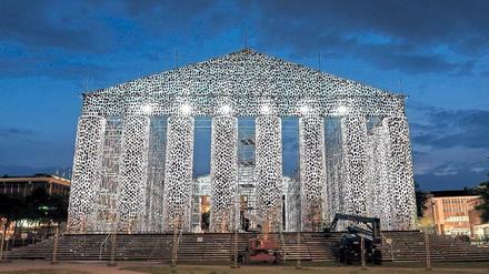 Lesestoff. Das „Parthenon der Bücher“ von Marta Minujin.