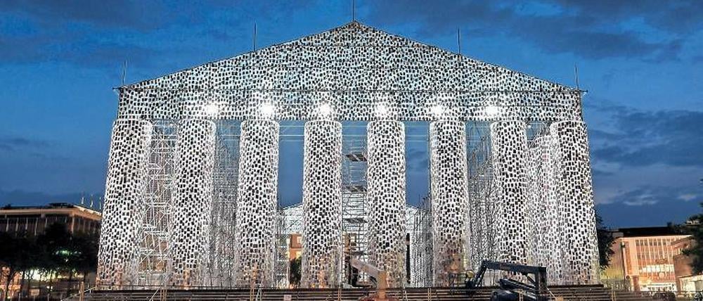 Lesestoff. Das „Parthenon der Bücher“ von Marta Minujin.
