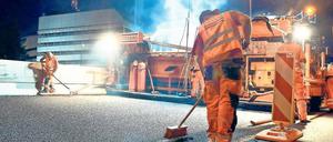 2013 wurde auf der A 100 auch in der Dunkelheit gebaut. Dieses Mal nicht. Und es gibt auch keine Prämien für schnelleres Arbeiten.