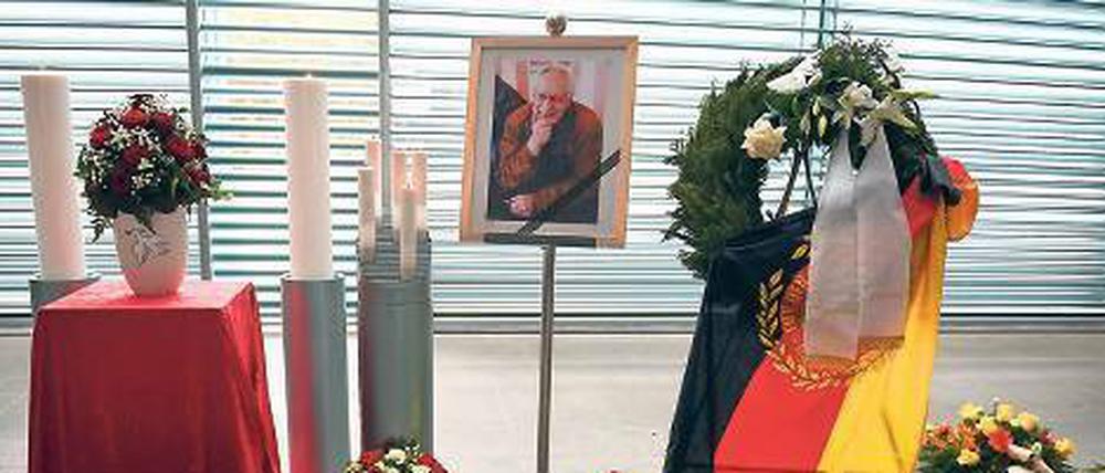 Letzter DDR-Gruß. Ex-Minister Heinz Keßler starb am 2. Mai.