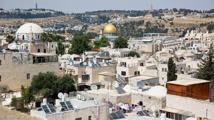 Die Altstadt von Jerusalem 2017. Vor 50 Jahren hatte Israel während des Sechs-Tage-Krieges 1967 unter anderem das Westjordanland, den Gazastreifen und den Ostteil von Jerusalem erobert. Über den Gazastreifen hat Israel eine Blockade verhängt, die mittlerweile von Ägypten mitgetragen wird. Ost-Jerusalem hat Israel später annektiert, das Westjordanland kontrolliert es weitgehend.