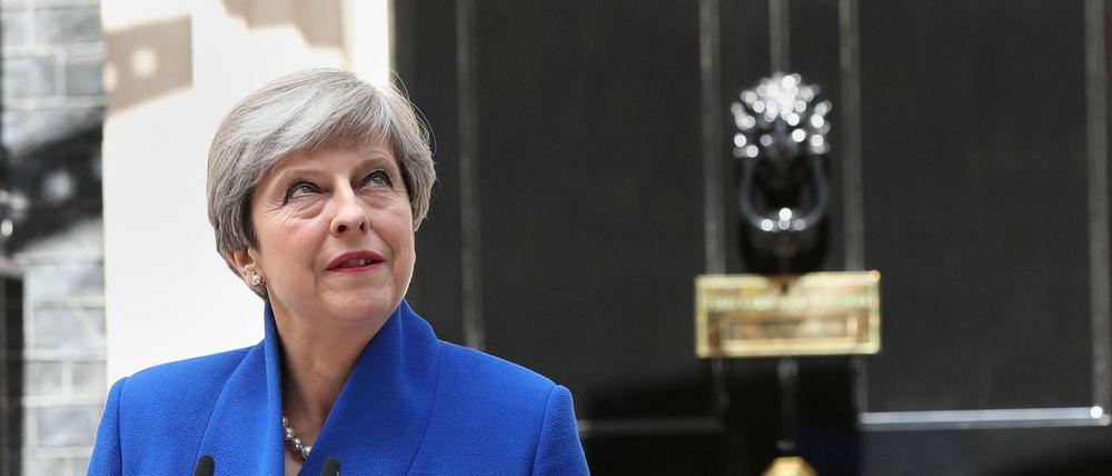 Theresa May vor ihrem Amtssitz in der Downing Street.