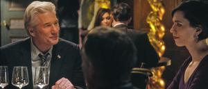 Fressen und Moral. Stan (Richard Gere) und Katelyn (Rebecca Hall) verhandeln die Zukunft ihres Sohnes.