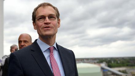 Berlins Regierender Bürgermeister Michael Müller (SPD), hier bei einem Termin Ende Mai in Berlin, sagt, Berlin werde die Bewerbung aufrecht erhalten.