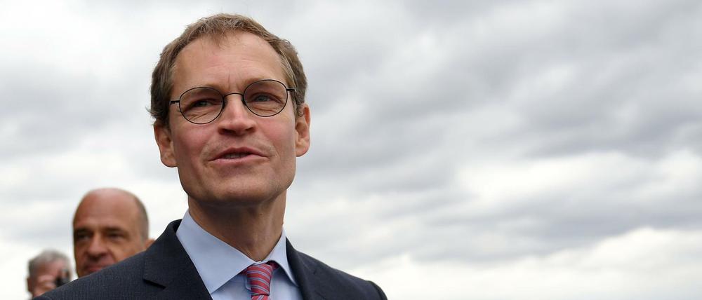 Berlins Regierender Bürgermeister Michael Müller (SPD), hier bei einem Termin Ende Mai in Berlin, sagt, Berlin werde die Bewerbung aufrecht erhalten.
