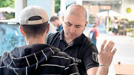 Belasteter Ort. Ein Polizeieinsatz am Kottbusser Tor. 