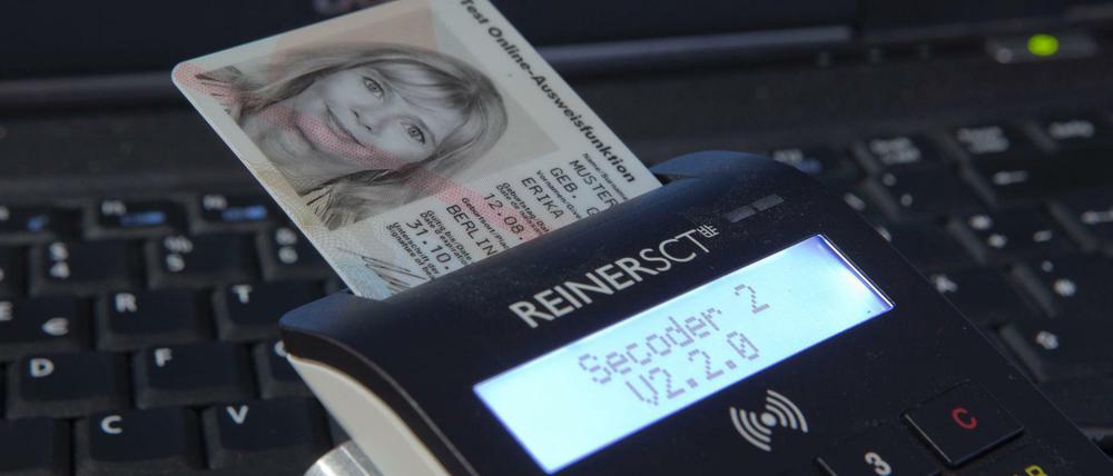 Digitale Identifizierung via Chip auf dem Personalausweis: Die eID wird künftig automatisch freigeschaltet, Widerspruch ist aber möglich.
