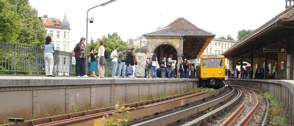 Der Zugverkehr zwischen den Bahnhöfen Schlesisches Tor und Hallesches Tor wird ab dem 12. Juni für sechs Wochen unterbrochen. 
